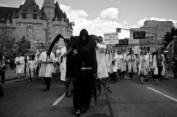 Scientists march in Ottawa during the "Death of Evidence" rally. Via: Eight Crayon Science